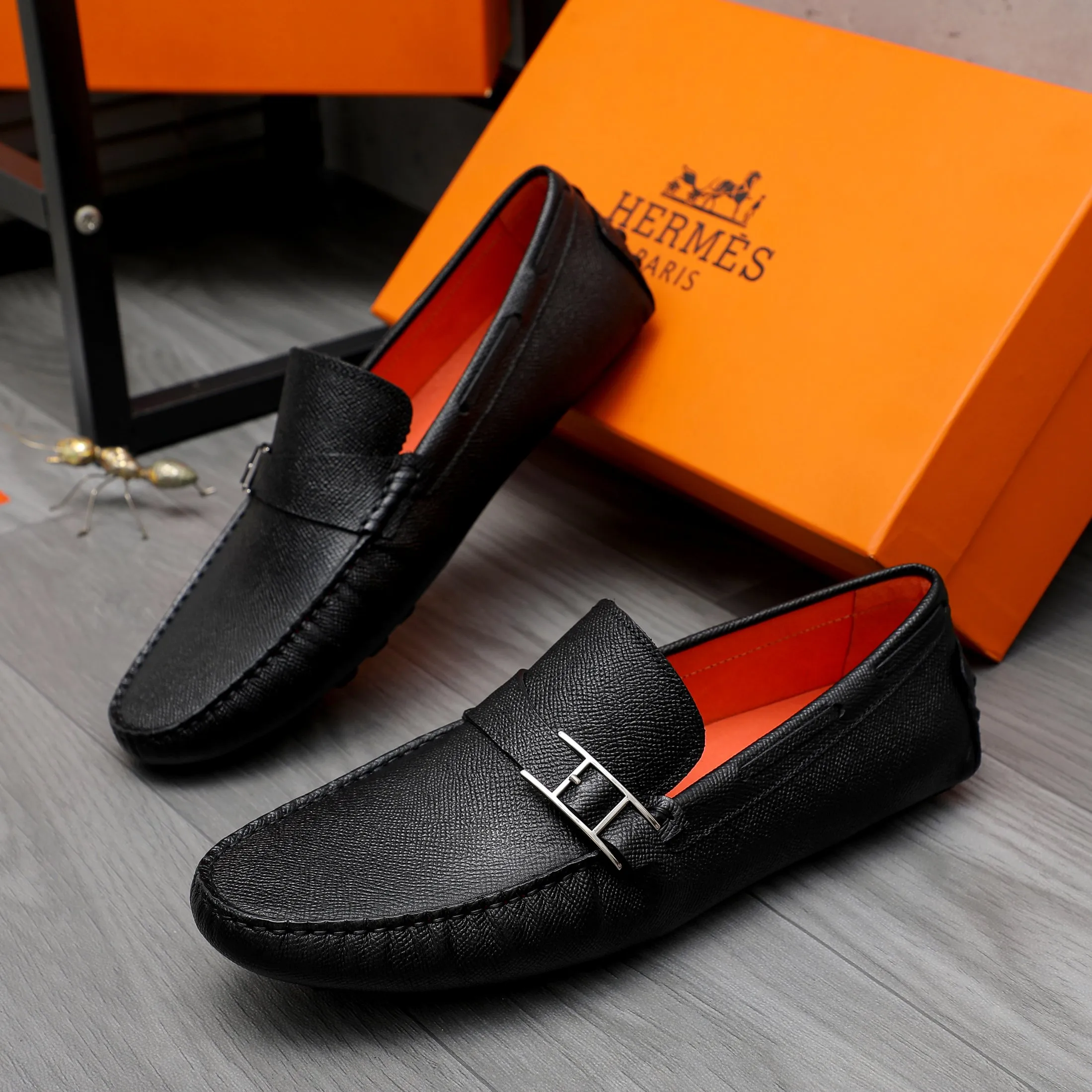 Men's shoes 💰400 Product trademark: HERMES "Hermès" casual slip-on shoes Regular size: 38-44 (45 is custom-made and non-returnable) Product materials: Selected pebbled cowhide upper, pigskin lining, non-slip bean outsole